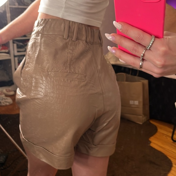 Dynamite, snake imitation dress shorts - Picture 4 of 4